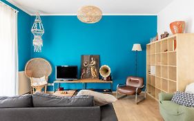 Bell'Occhio Colorful Apartment With Parking